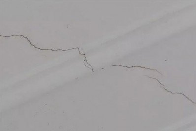 Nứt ngấm sàn bê tông và phương pháp xử lý